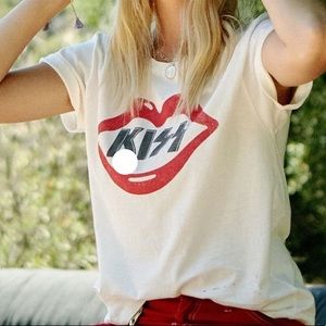 Daydreamer kiss tee